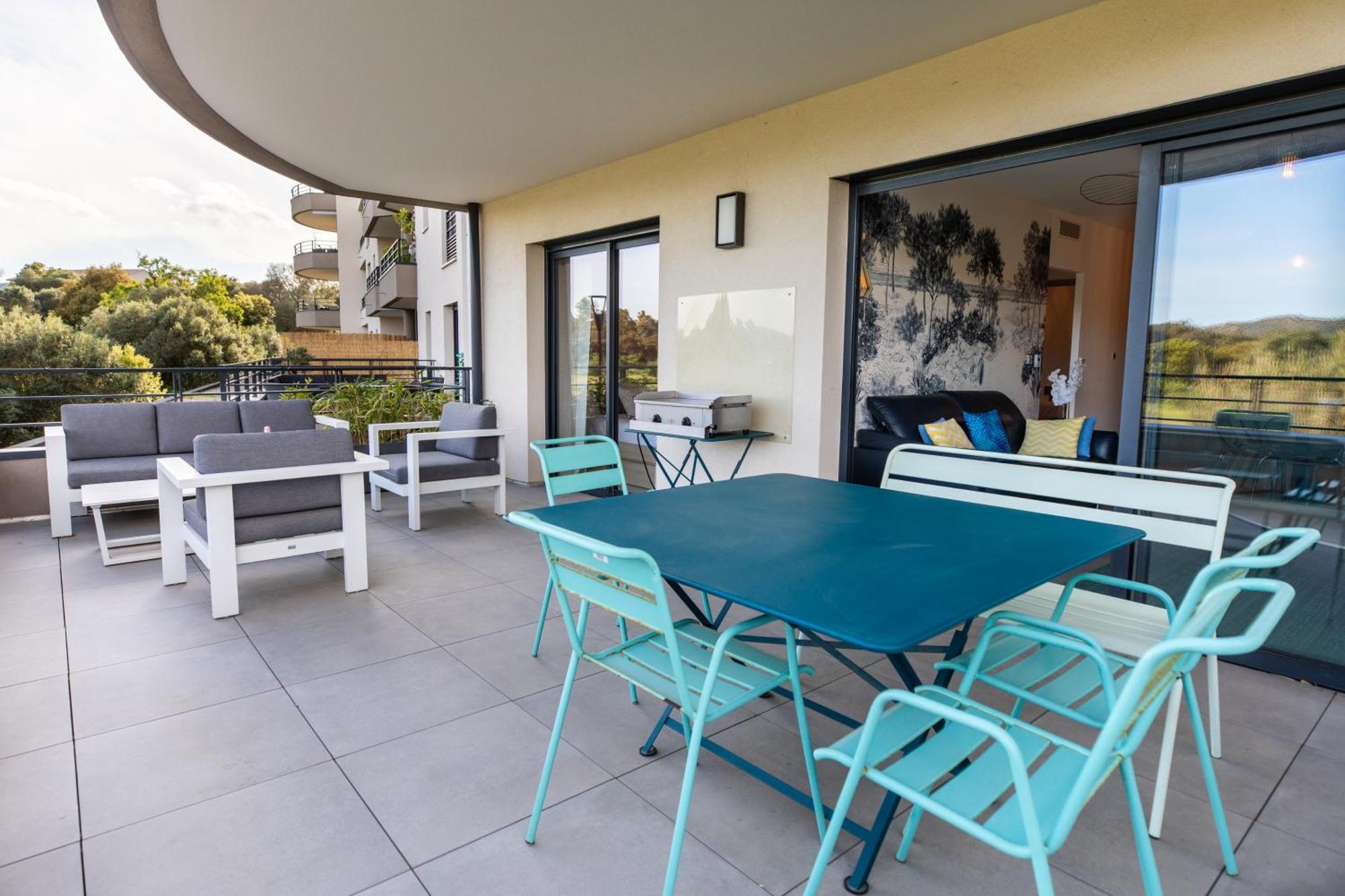 La Cle Terrasse, Proche Port,centre, Parking,clim Apartment